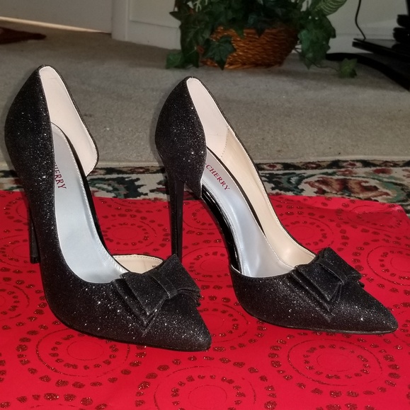 Pointed Toe Heels - Picture 6 of 7